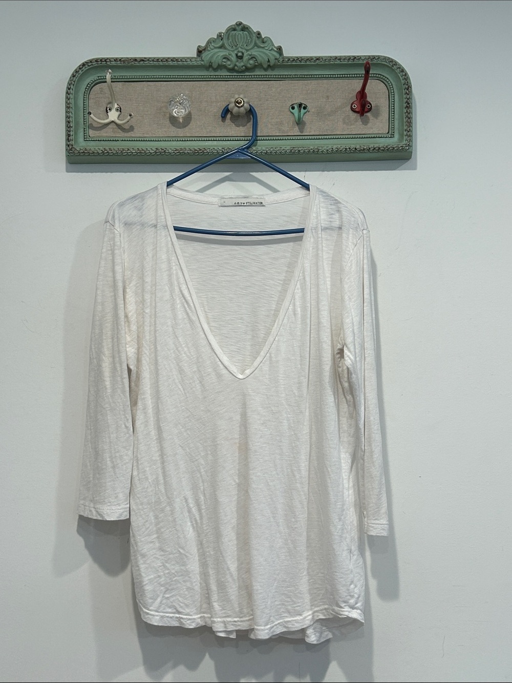 Stillwater White Deep V-Neck Long Sleeve Tee lightweight cotton medium women’s